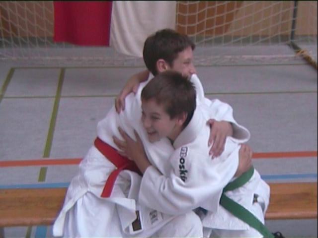 Jens (li) und Patrick (re) freuen sich über den Titelgewinn!